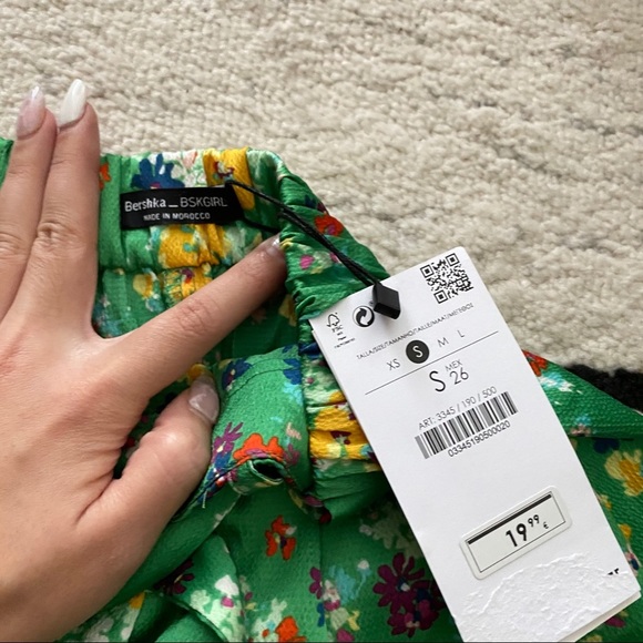 BERSHKA Green Floral High Waisted Tie Front Shorts - Picture 6 of 8